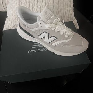 New Balance 997H Greyish Cream & White Sneaker